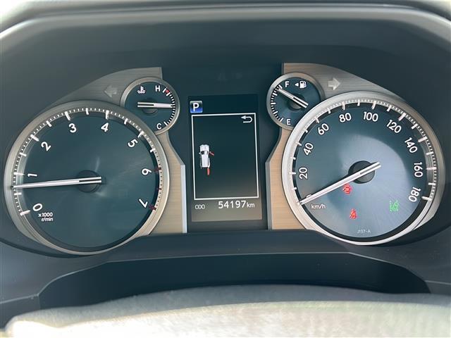 こちらに掲載されている車両以外にも展示車両は多数ございます。色違い、グレード違い、多少ご希望に添えない場合も一度ご連絡いただければと思います。すぐにご希望の車両をお探しいたします。