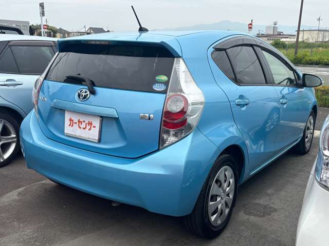 お手頃価格な軽自動車やセダン車、スポーカーを常時40台取り揃えており、ご来店時の車も止めやすくなっております。