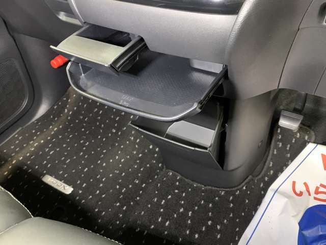 【車検・整備・アフターメンテナンス】当店は近畿運輸局民間車検指定工場を完備。最新設備でスピーディーに対応！ご購入後のメンテナンス・修理・車検など、アフターフメンテナンスも充実しております。
