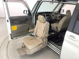 【現車確認及び来店納車のお願い】当社は県外販売を制限させて頂いております。基本は、近畿2府4県及び隣接県で、ご来店頂き現車確認及び、来店納車に限らせて頂いております。
