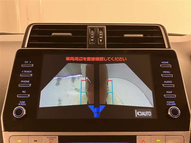いまや必須装備「ナビゲーション」搭載！知らない場所にスイスイッとドライブ。もう、これなしではハンドルを握れませんね！でも運転中の操作は危険ですのでご注意ですね☆