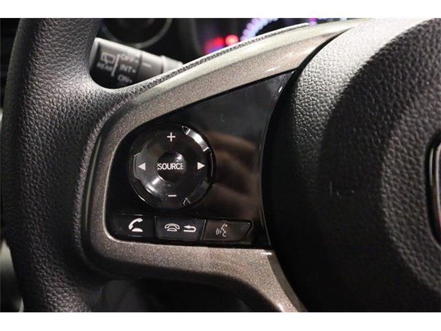 ステアリングリモコン：運転中でもオーディオ操作が手元で行えますよ～♪