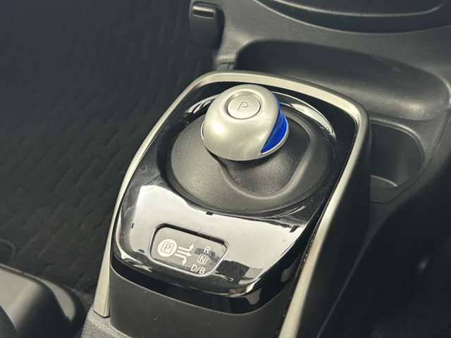 【シフトレバー】シフトも操作しやすく快適なドライブを楽しんでいただけます！