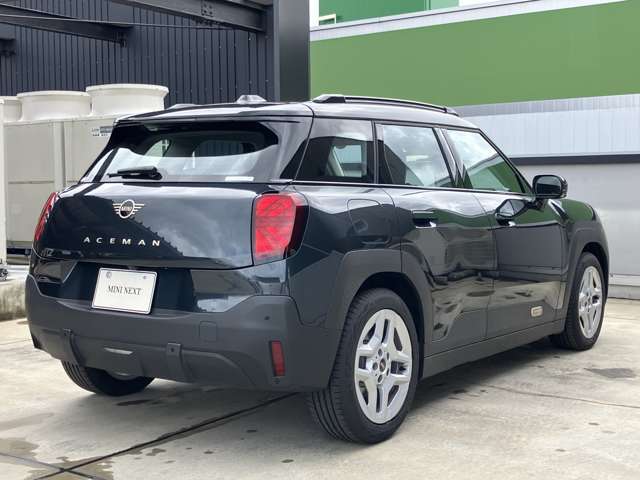 MINIのお車は、“駆け抜ける歓び”を体現しております。走行の安定性とコーナリングの良さを追求し、思い通りにハンドルの操作可能です。