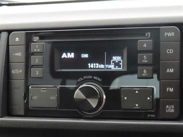 CDチューナーも付いております！　また、SDナビ、フルセグナビなど各種ナビも取り扱っておりますのでお気軽にご相談下さい。
