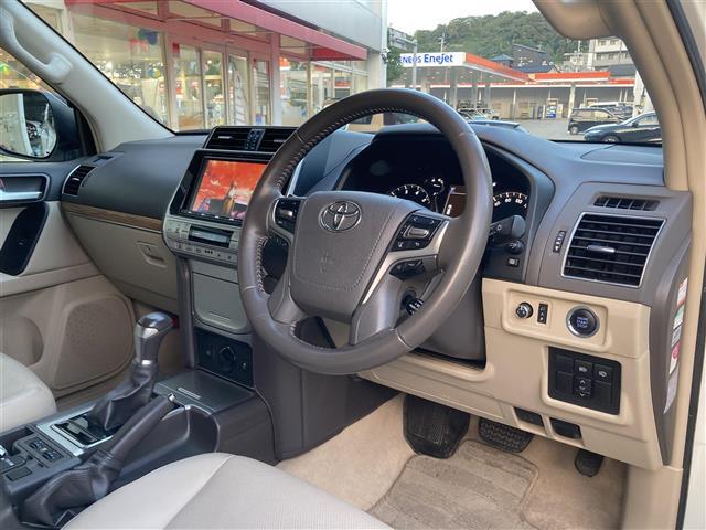 【インパネ全体】こちらインパネ全体の写真になります。全方位で視界が広く、高い目線で運転もしやすいです！