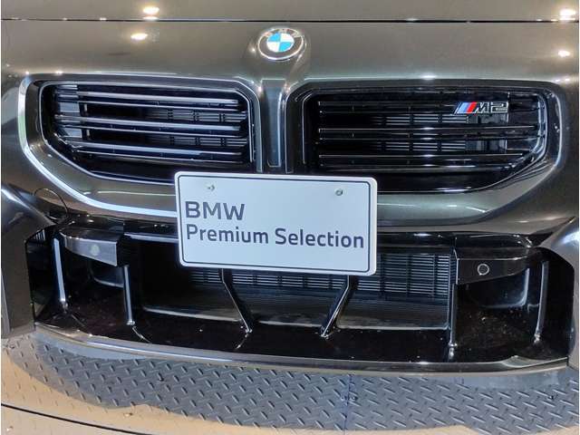 BMW代表的な特徴のキドニーグリル。BMWのすべてのモデルに採用され、BMWらしさを強調しております。
