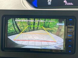 【バックカメラ】駐車時に後方がリアルタイム映像で確認できます。大型商業施設や立体駐車場での駐車時や、夜間のバック時に大活躍！運転スキルに関わらず、今や必須となった装備のひとつです！