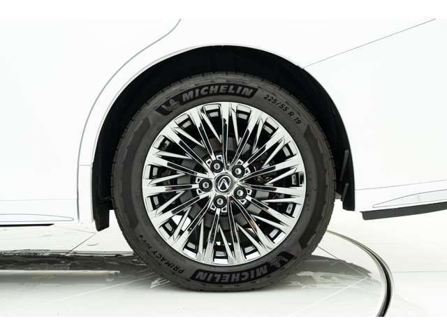 ●メーカーの保証継承可能な車両の場合は、保証継承の手続きを行ってからご納車させていただきます。ご購入後も安心してお乗りいただけます。