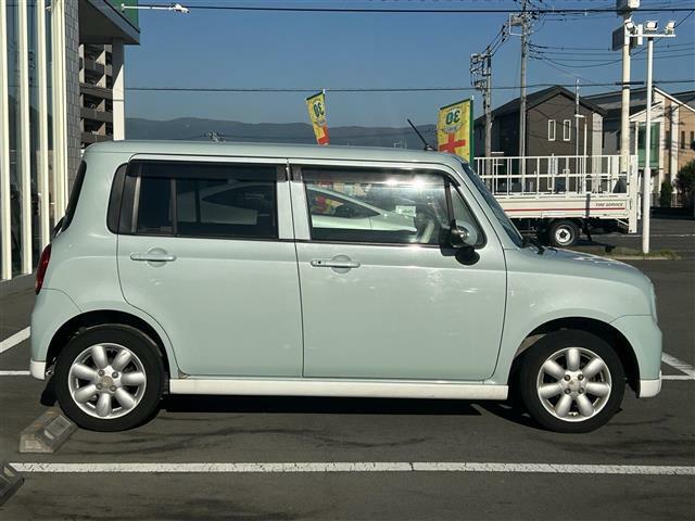 ご成約頂いたお車は全車保証付で納車後も安心！有料オプションで長期保証をお選びいただくことも可能です。