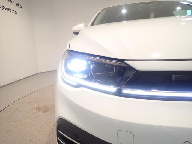 LEDヘッドライト（オートハイトコントロール機能、LEDターンシグナル付）