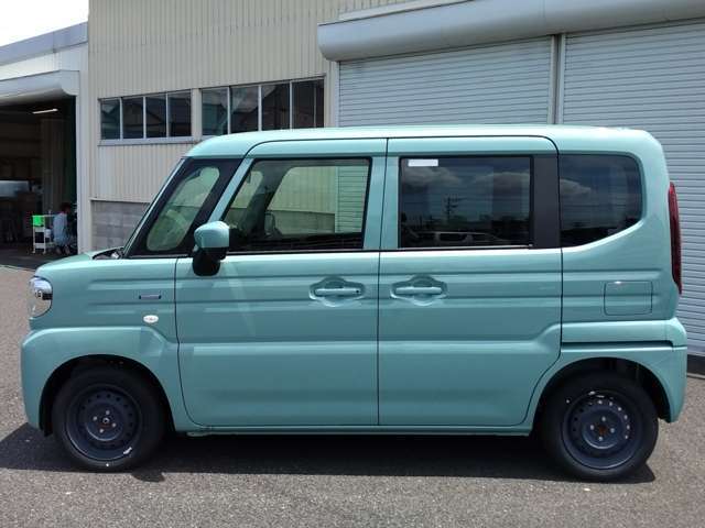 【保険】自動車保険のスペシャリストがお客様の立場になってお客様に最適な自動車保険のご提案や万が一の時の事故対応にあたりますので、ご安心ください。