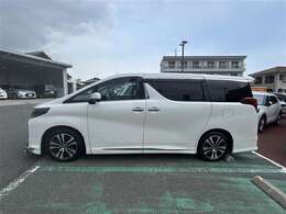 この度は数ある中古車の中から当店の車両をご覧下さり、誠に有難うございます。