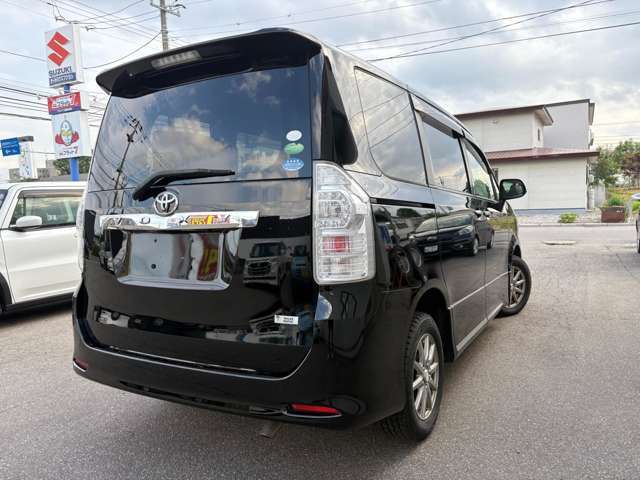整備点検はディーラーで実施いたしますので、安心してお乗りいただけます。自動車保険も取り扱っておりますので、皆様の安全安心をしっかりサポート。