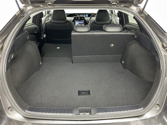 【シートアレンジ】乗せる人数、荷物によってシートをアレンジすれば、ダンボールなどの大きい荷物や、釣り具などの長尺物も載せられそうですね！