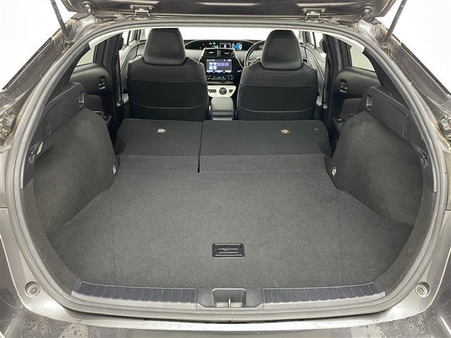 【シートアレンジ】乗せる人数、荷物によってシートをアレンジすれば、ダンボールなどの大きい荷物や、釣り具などの長尺物も載せられそうですね！