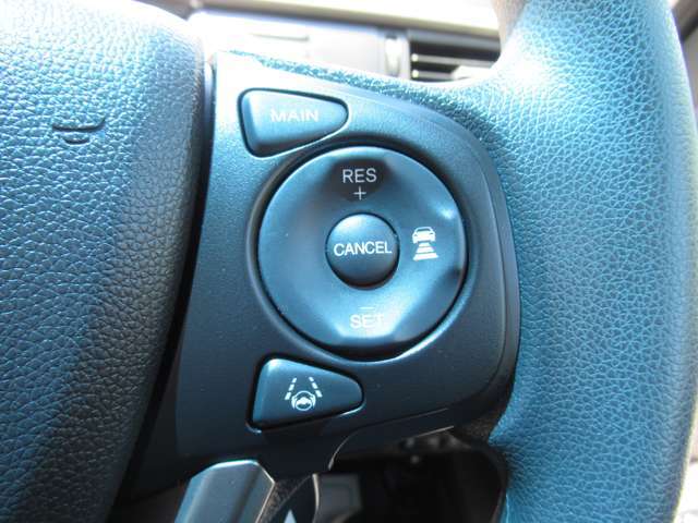 ホンダセンシングの機能のひとつ、アダプティブクルーズコントロールが装備されています！