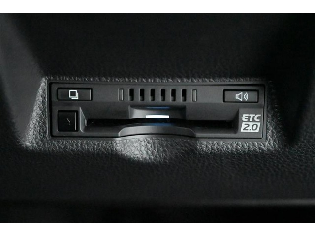 ETC2.0車載器です。　『ETC2.0』は、料金支払い ＋ 高速道路　情報提供サービス・新サービスが受けられます。