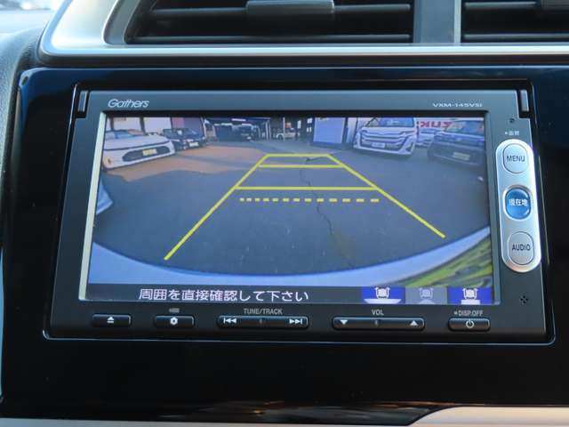 駐車が楽々、バックカメラついてます！ガイド線付きで駐車しやすいですよ！