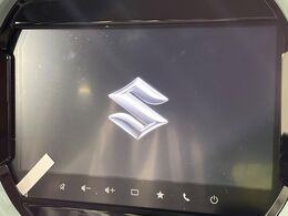 【メーカー純正ナビ】インテリアに溶け込むスタイリッシュな「専用設計」メーカーナビを装備♪視認性や操作性など基本性能にも優れ、より上質なカーライフをお楽しみいただけます。