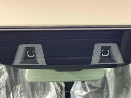 【スズキ　セーフティサポート】走行中に前方の車両等を認識し、衝突しそうな時は警報とブレーキで衝突回避と被害軽減をアシスト。より安全にドライブをお楽しみいただけます。