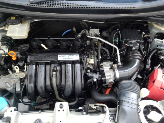 スポーツハイブリッド1.5L　i-VTEC   DCDエンジン搭載です。