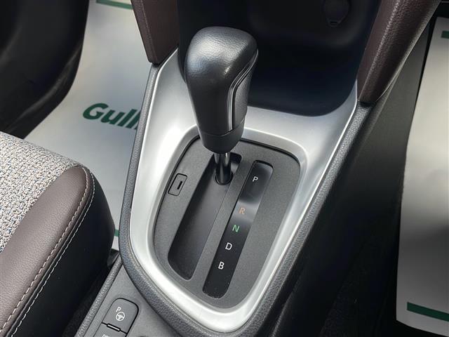 【シフトレバー】シフトも操作しやすく快適なドライブを楽しんでいただけます！