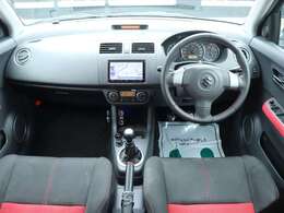 【社外サンルーフ・ローダウン】スイフトスポーツ入庫！希少社外サンルーフ付き！♪社外ナビ付き！地デジやBT音楽などがお楽しみ頂けます♪是非お早目にご検討下さい！