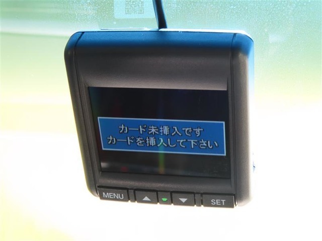 最近付けているユーザーも多いドライブレコーダー。万が一の事故などの証拠づくりに最適です！また、旅先の模様も録画できますので、旅の記憶としても使えます。