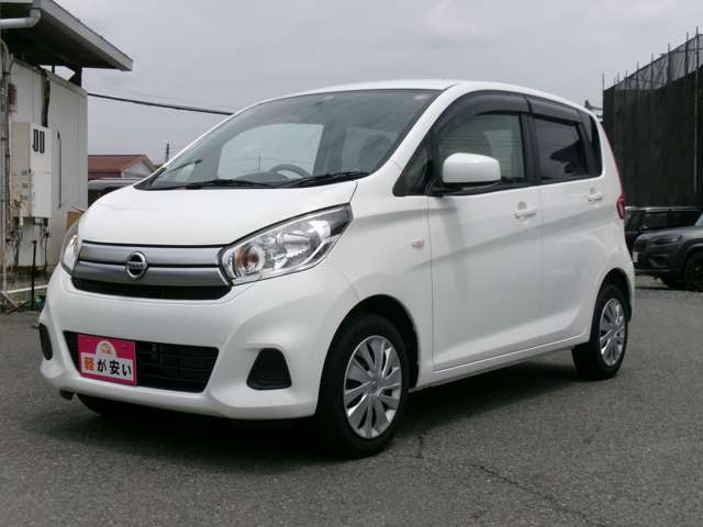 中古車でもとっても綺麗♪納車前に、ボディはガラスコーティングを行います♪ピカピカの「光沢」・「艶」の状態で御納車致します！