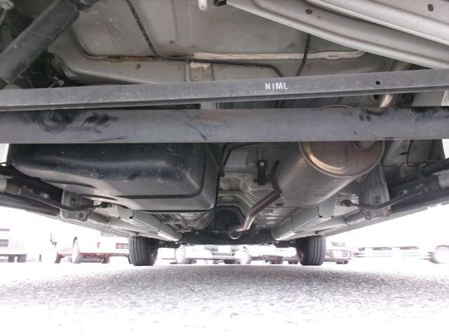 車検：車検整備別 / 法定整備：法定整備別 / 保証：保証付（無料保証）【期間：3ヶ月 / 距離：3,000km】 / 保証備考欄：納車前：内装クリーニング、ボディのガラスコーティング、ヘッドラライトクリーニング