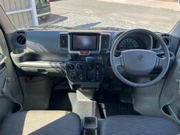 今の軽自動車は室内のスペースを広くとって作られています。このくらいのスペースがあれば運転もノンストレスではないでしょうか♪