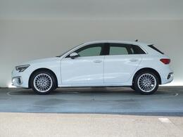 Audi Approved 有明店では、展示車両すべてに第三者査定機関「AIS」の「車両品質査定書」をご準備しております。実写が見れない不安も、査定書があれば安心です。