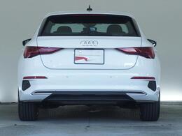 北海道から沖縄まで、全国陸送も承っております。遠方納車の手続きや費用等、スタッフまでお気軽にお問合せ下さい。お車をご自宅までお持ちいたします。