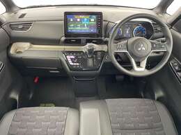 【インパネ全体】全方位で視界が広く、高い目線で運転もしやすいです！