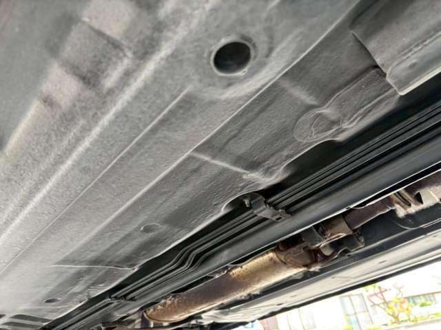 当社では、自動車保険も取り扱っております！　自動車保険（代理店）は、車屋さんとセットが便利です。代理店の専門スタッフが、お客さまのニーズに合った「補償」と「安心」をお届けします。