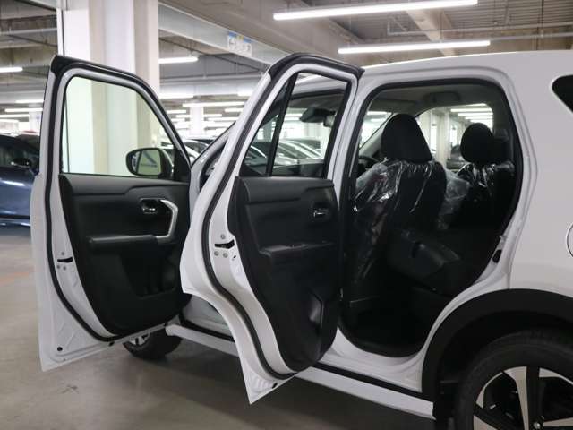 ご納車前のボディガラスコーティングも専門の業者が常駐しておりクオリティの高いコーティングを低価格にてご提供しております♪