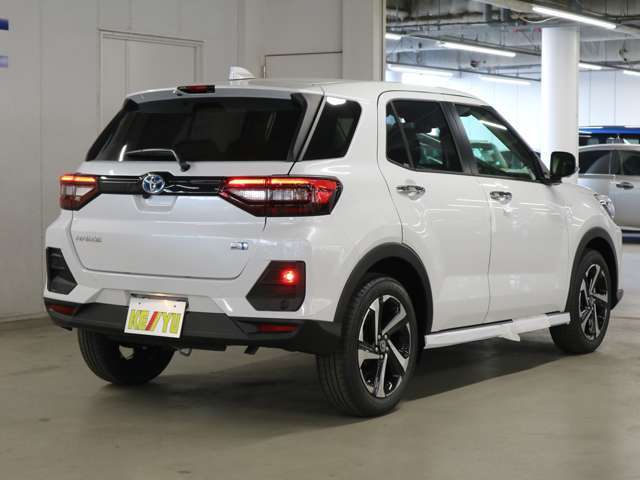 自社陸運局指定工場完備！国家資格車検検査員資格を持った整備士による整備。走行に関係のない所も不具合箇所があれば修理してお渡しいたします。