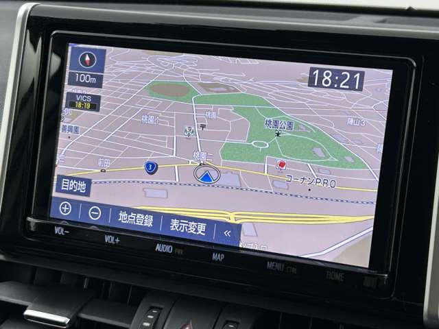 【純正ナビ】専用設計で車内の雰囲気にマッチしたナビが装備されています！利用時のマップ表示は見やすく、いつものドライブがグッと楽しくなります！