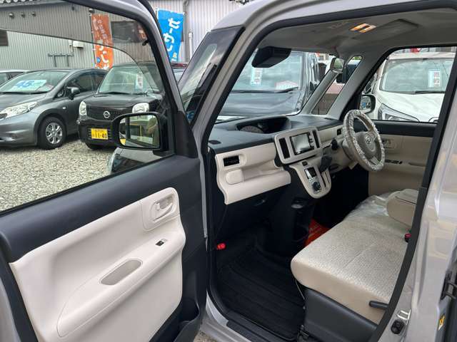 気になるお車が御座いましたら是非一度お問い合わせ下さい！！カーロケート　TEL　076-256-2924