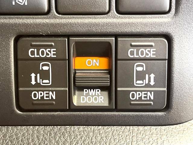 【問合せ：0749-27-4907】【両側パワースライドドア】スマートキーや運転席のスイッチで後席両側スライドドアの開閉が可能♪電動だから力を入れてドアを開ける必要が無く、小さなお子様でも簡単開閉