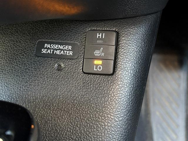 フルセグナビ・Bカメラ・BTオーディオ・ACC・LKA・AHB・LEDライト・シートヒーター・スマキー・ドアバイザー・プライバシーガラス・ETC・USB・本革ステア・ミラーウィンカー・