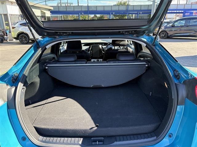 フルセグナビ・Bカメラ・BTオーディオ・ACC・LKA・AHB・LEDライト・シートヒーター・スマキー・ドアバイザー・プライバシーガラス・ETC・USB・本革ステア・ミラーウィンカー・