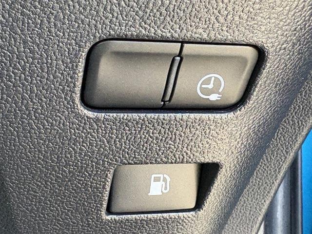 フルセグナビ・Bカメラ・BTオーディオ・ACC・LKA・AHB・LEDライト・シートヒーター・スマキー・ドアバイザー・プライバシーガラス・ETC・USB・本革ステア・ミラーウィンカー・