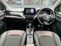 アイポイントが高く、非常に見晴らしの良いコックピットはロングドライブに最適。一度乗ったら病みつきです。