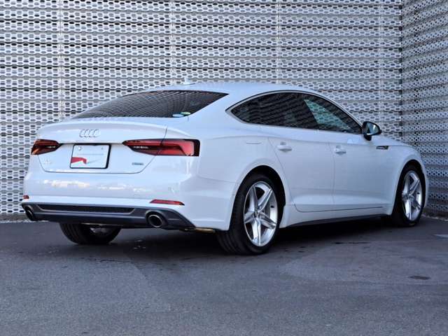 ドイツ本国のAudi AGが認定する資格を有するメカニックが納車前の点検からアフターサービス迄サポート致します。