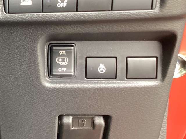 【ステアリングヒーター】寒い日の運転を快適にするステアリングヒーターを装備！