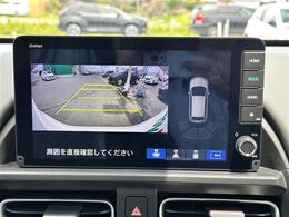 【バックモニター】後ろのカメラの映像をモニターに映し出すことができます！後方の見えない死角や、障害物との距離感をしっかり確認することができます！駐車が苦手な方におすすめです。