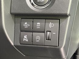 【コーナーセンサー】バンパーに付いたセンサーが障害物を検知！一定の距離に近づくとアラートで教えてくれます♪狭い駐車スペースや車庫入れ時も安心ですね☆