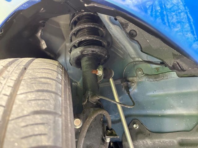 お車を安心してお乗りいただく為には、足回りの定期点検が欠かせません。サービスサポート（有償保証）では無料点検もご提供しており、安心のカーライフをお過ごしいただけるサポート体制が整っています。